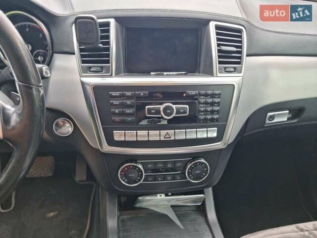 Черный Мерседес М-Класс, объемом двигателя 3 л и пробегом 215 тыс. км за 24900 $, фото 21 на Automoto.ua