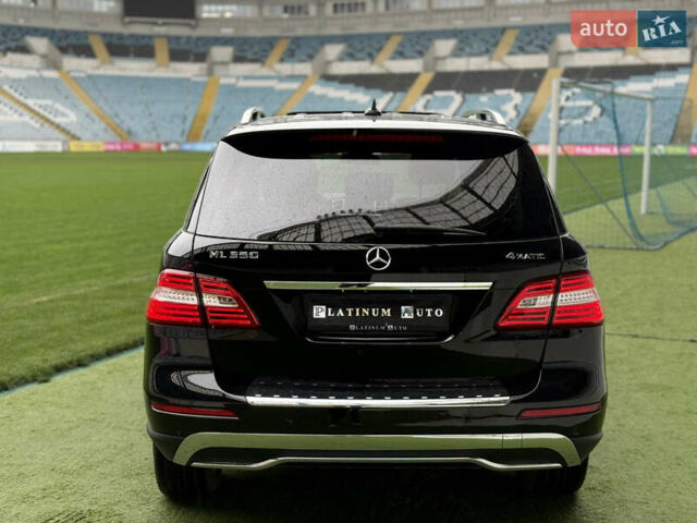 Черный Мерседес М-Класс, объемом двигателя 3.5 л и пробегом 142 тыс. км за 17500 $, фото 23 на Automoto.ua