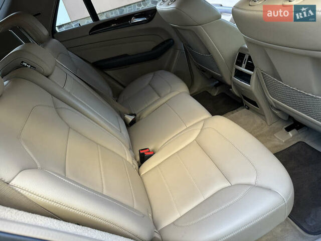 Черный Мерседес М-Класс, объемом двигателя 2.14 л и пробегом 247 тыс. км за 20500 $, фото 37 на Automoto.ua