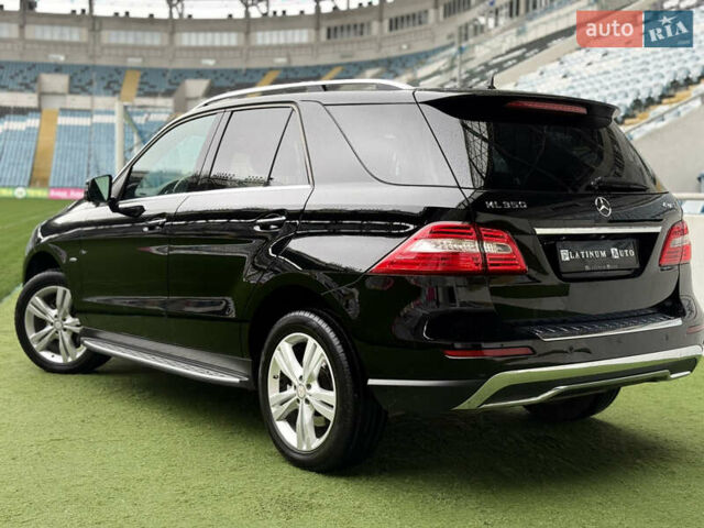 Черный Мерседес М-Класс, объемом двигателя 3.5 л и пробегом 142 тыс. км за 17500 $, фото 20 на Automoto.ua