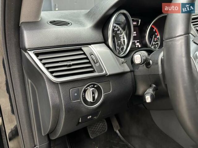 Чорний Мерседес М-Клас, об'ємом двигуна 2.2 л та пробігом 271 тис. км за 16450 $, фото 26 на Automoto.ua