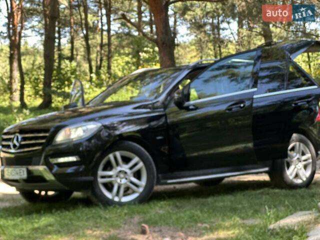 Чорний Мерседес М-Клас, об'ємом двигуна 3.5 л та пробігом 280 тис. км за 21700 $, фото 25 на Automoto.ua