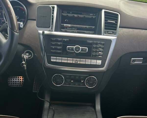 Черный Мерседес М-Класс, объемом двигателя 2.99 л и пробегом 250 тыс. км за 23700 $, фото 15 на Automoto.ua