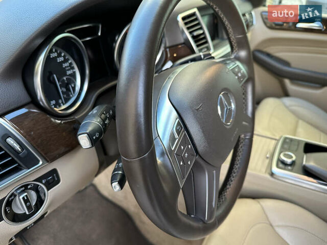 Черный Мерседес М-Класс, объемом двигателя 2.14 л и пробегом 247 тыс. км за 20500 $, фото 29 на Automoto.ua