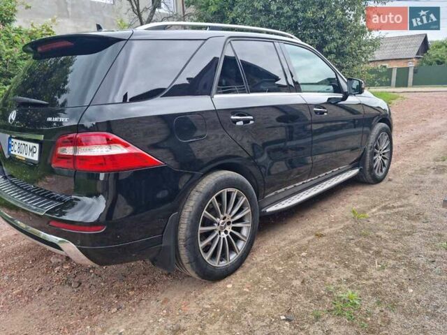 Черный Мерседес М-Класс, объемом двигателя 3 л и пробегом 215 тыс. км за 24900 $, фото 9 на Automoto.ua