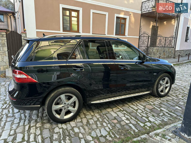 Черный Мерседес М-Класс, объемом двигателя 2.14 л и пробегом 247 тыс. км за 20500 $, фото 9 на Automoto.ua