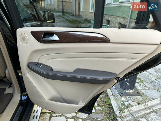 Черный Мерседес М-Класс, объемом двигателя 2.14 л и пробегом 247 тыс. км за 20500 $, фото 38 на Automoto.ua