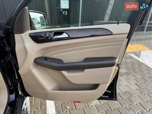 Черный Мерседес М-Класс, объемом двигателя 2.99 л и пробегом 240 тыс. км за 21900 $, фото 20 на Automoto.ua