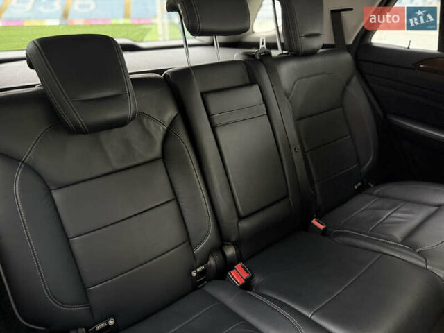 Черный Мерседес М-Класс, объемом двигателя 3.5 л и пробегом 142 тыс. км за 17500 $, фото 49 на Automoto.ua