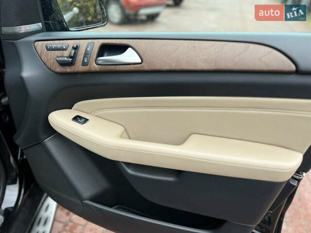 Мерседес М-Класс 2012 в Киеве на Automoto.ua Черный Мерседес М-Класс, объемом двигателя 3.5 л и пробегом 160 тыс. км за 17900 $, фото 32 на Automoto.ua