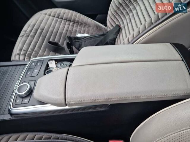 Черный Мерседес М-Класс, объемом двигателя 3 л и пробегом 215 тыс. км за 24900 $, фото 23 на Automoto.ua