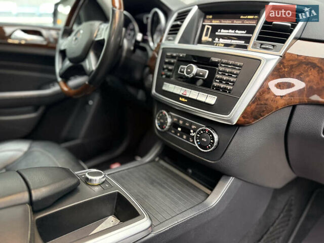 Черный Мерседес М-Класс, объемом двигателя 3.5 л и пробегом 142 тыс. км за 17500 $, фото 55 на Automoto.ua