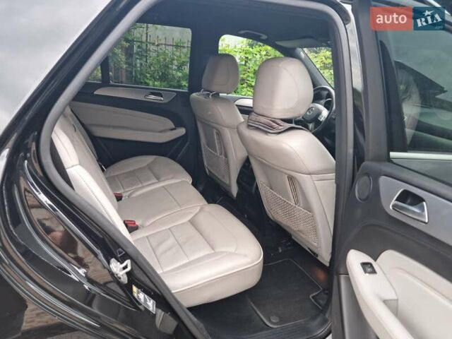 Черный Мерседес М-Класс, объемом двигателя 3 л и пробегом 215 тыс. км за 24900 $, фото 28 на Automoto.ua