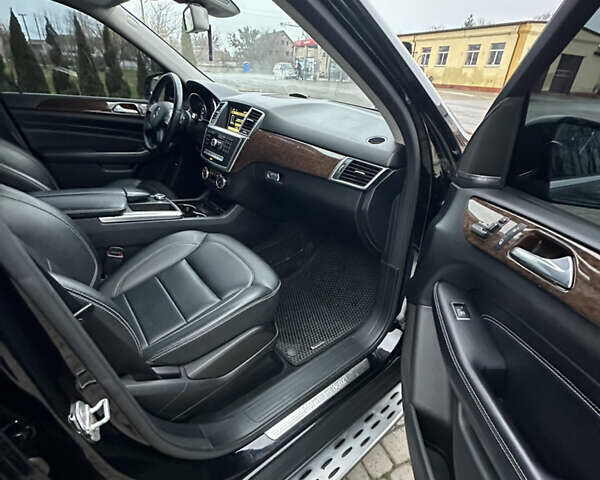 Черный Мерседес М-Класс, объемом двигателя 3.5 л и пробегом 203 тыс. км за 18500 $, фото 11 на Automoto.ua