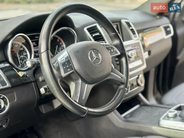 Черный Мерседес М-Класс, объемом двигателя 2.99 л и пробегом 226 тыс. км за 20499 $, фото 30 на Automoto.ua