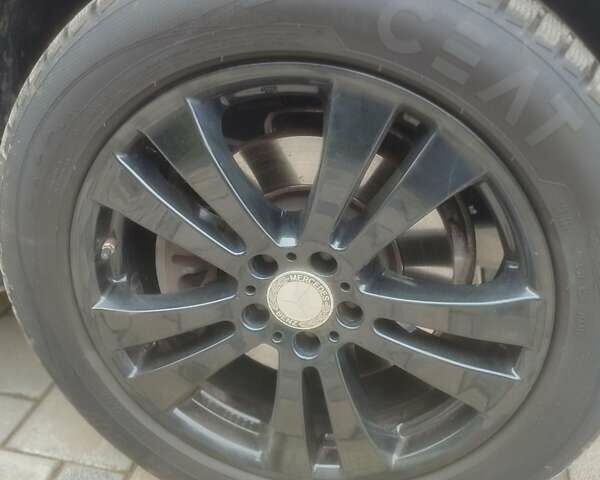 Черный Мерседес М-Класс, объемом двигателя 3 л и пробегом 272 тыс. км за 21500 $, фото 2 на Automoto.ua