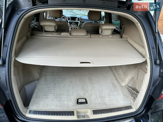 Черный Мерседес М-Класс, объемом двигателя 2.14 л и пробегом 247 тыс. км за 20500 $, фото 46 на Automoto.ua