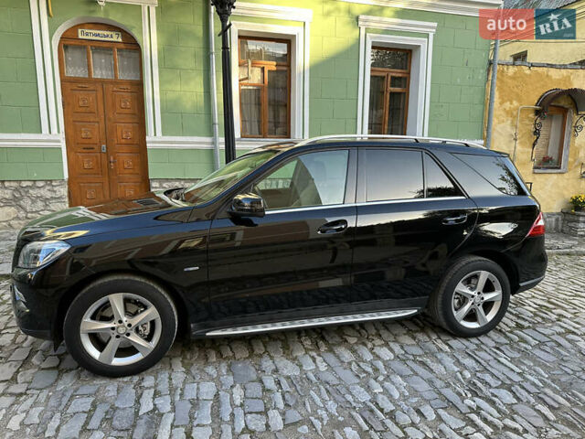 Черный Мерседес М-Класс, объемом двигателя 2.14 л и пробегом 247 тыс. км за 20500 $, фото 4 на Automoto.ua