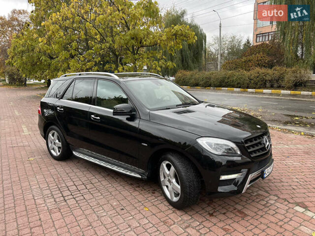 Мерседес М-Класс 2012 в Киеве на Automoto.ua Черный Мерседес М-Класс, объемом двигателя 3.5 л и пробегом 160 тыс. км за 17900 $, фото 4 на Automoto.ua