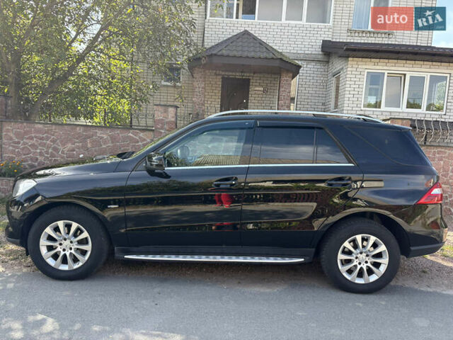 Мерседес М-Клас 2012 у Житомирі на Automoto.ua Чорний Мерседес М-Клас, об'ємом двигуна 2.14 л та пробігом 261 тис. км за 18900 $, фото 8 на Automoto.ua