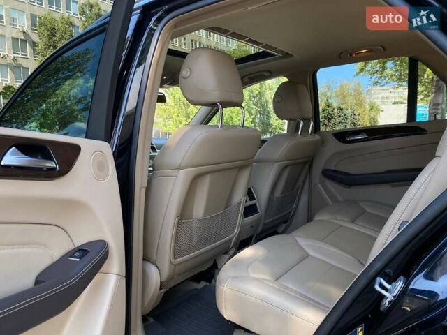 Чорний Мерседес М-Клас, об'ємом двигуна 2.99 л та пробігом 240 тис. км за 22499 $, фото 15 на Automoto.ua