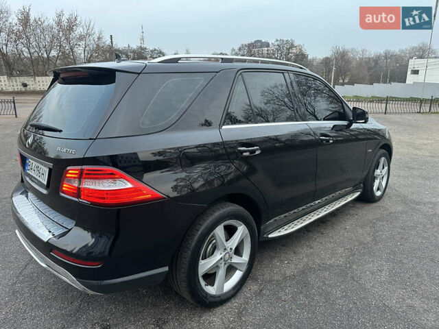 Чорний Мерседес М-Клас, об'ємом двигуна 2.14 л та пробігом 220 тис. км за 18500 $, фото 8 на Automoto.ua