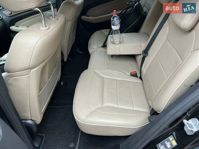 Мерседес М-Класс 2012 в Киеве на Automoto.ua Черный Мерседес М-Класс, объемом двигателя 3.5 л и пробегом 160 тыс. км за 17900 $, фото 25 на Automoto.ua