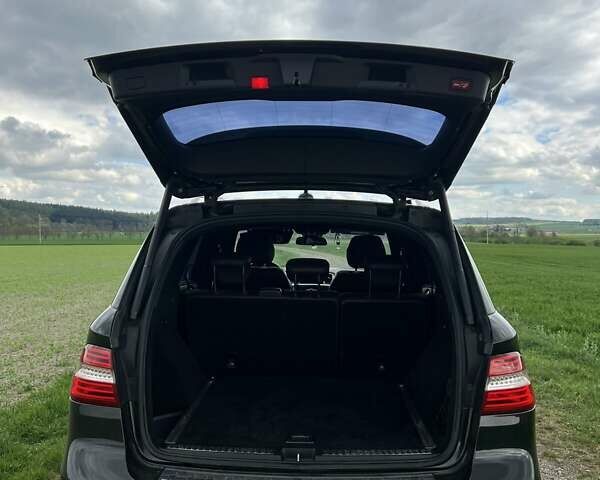 Черный Мерседес М-Класс, объемом двигателя 2.99 л и пробегом 250 тыс. км за 23700 $, фото 12 на Automoto.ua