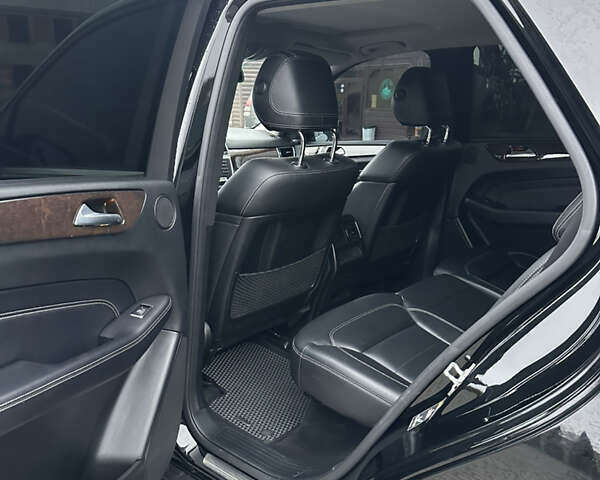 Черный Мерседес М-Класс, объемом двигателя 3.5 л и пробегом 203 тыс. км за 18500 $, фото 6 на Automoto.ua