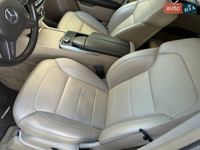 Черный Мерседес М-Класс, объемом двигателя 2.14 л и пробегом 247 тыс. км за 20500 $, фото 28 на Automoto.ua