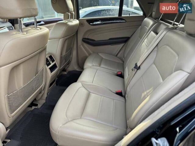 Черный Мерседес М-Класс, объемом двигателя 2.99 л и пробегом 240 тыс. км за 21900 $, фото 18 на Automoto.ua