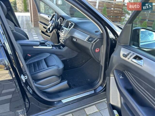 Черный Мерседес М-Класс, объемом двигателя 3 л и пробегом 181 тыс. км за 22900 $, фото 26 на Automoto.ua