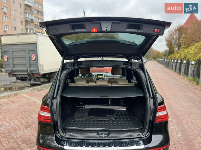 Мерседес М-Класс 2012 в Киеве на Automoto.ua Черный Мерседес М-Класс, объемом двигателя 3.5 л и пробегом 160 тыс. км за 17900 $, фото 19 на Automoto.ua