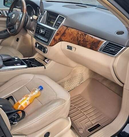 Чорний Мерседес М-Клас, об'ємом двигуна 2.99 л та пробігом 298 тис. км за 24500 $, фото 10 на Automoto.ua