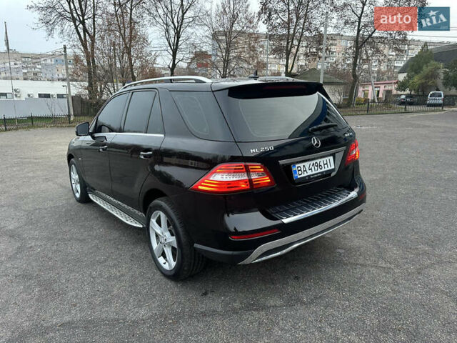 Чорний Мерседес М-Клас, об'ємом двигуна 2.14 л та пробігом 220 тис. км за 18500 $, фото 6 на Automoto.ua