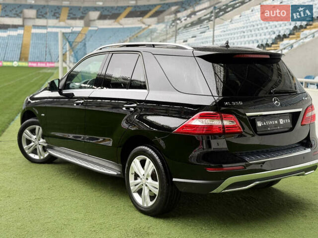 Черный Мерседес М-Класс, объемом двигателя 3.5 л и пробегом 142 тыс. км за 17500 $, фото 18 на Automoto.ua