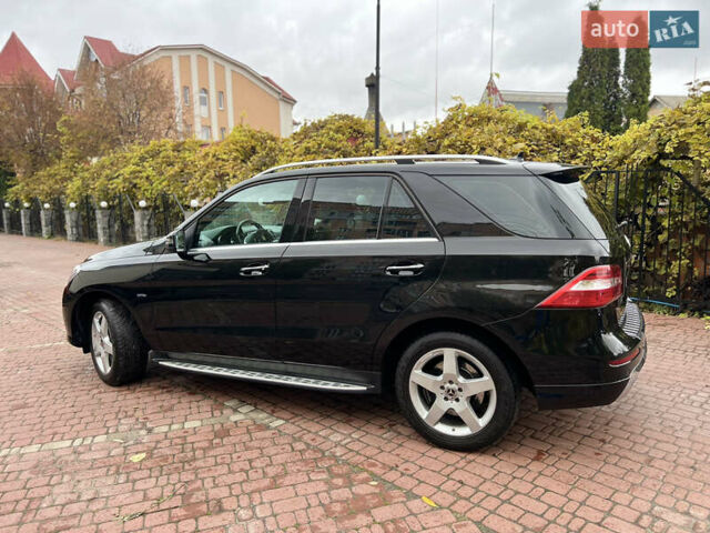 Мерседес М-Класс 2012 в Киеве на Automoto.ua Черный Мерседес М-Класс, объемом двигателя 3.5 л и пробегом 160 тыс. км за 17900 $, фото 8 на Automoto.ua