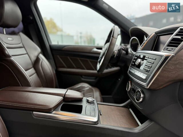 Мерседес М-Класс 2012 в Киеве на Automoto.ua Черный Мерседес М-Класс, объемом двигателя 5.5 л и пробегом 155 тыс. км за 22300 $, фото 9 на Automoto.ua