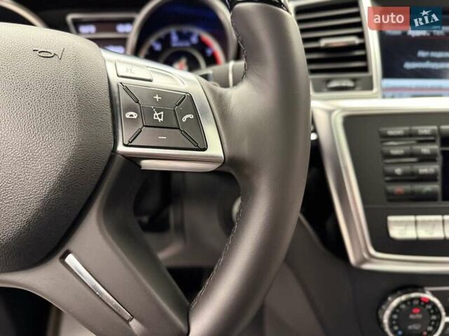 Черный Мерседес М-Класс, объемом двигателя 5.46 л и пробегом 119 тыс. км за 32990 $, фото 49 на Automoto.ua