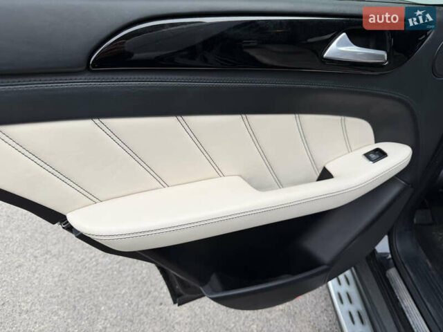Черный Мерседес М-Класс, объемом двигателя 5.5 л и пробегом 179 тыс. км за 24500 $, фото 9 на Automoto.ua