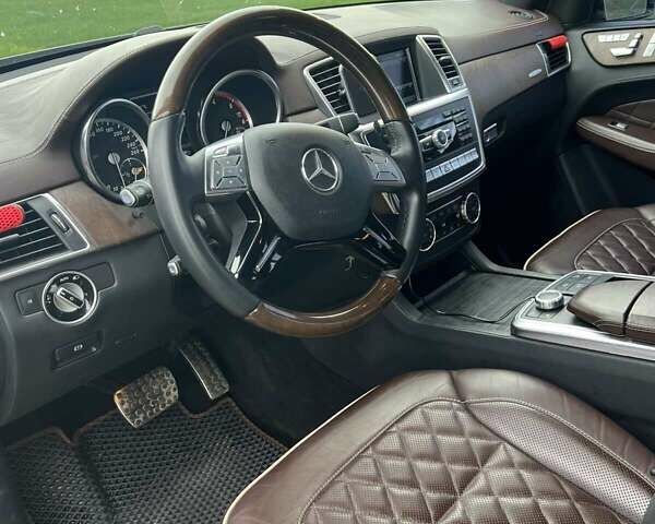 Черный Мерседес М-Класс, объемом двигателя 2.99 л и пробегом 250 тыс. км за 23700 $, фото 5 на Automoto.ua