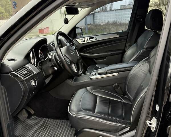 Черный Мерседес М-Класс, объемом двигателя 2.14 л и пробегом 220 тыс. км за 21000 $, фото 20 на Automoto.ua