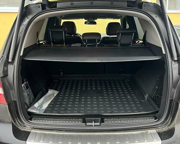 Черный Мерседес М-Класс, объемом двигателя 3 л и пробегом 156 тыс. км за 28000 $, фото 4 на Automoto.ua