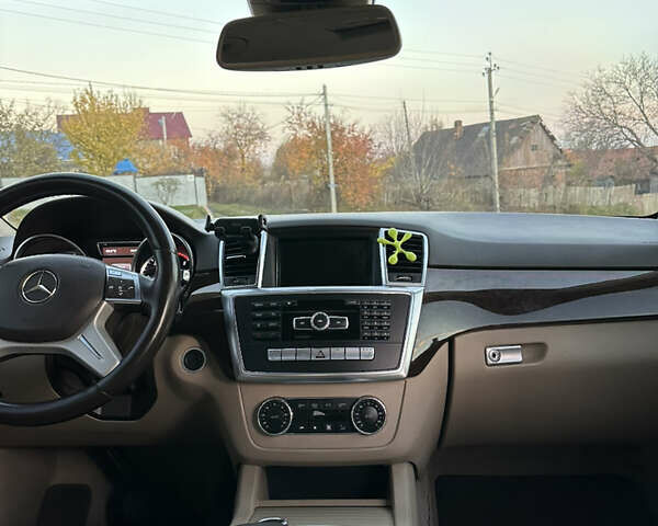 Черный Мерседес М-Класс, объемом двигателя 2.99 л и пробегом 297 тыс. км за 17900 $, фото 38 на Automoto.ua