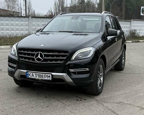 Черный Мерседес М-Класс, объемом двигателя 2.14 л и пробегом 220 тыс. км за 21000 $, фото 3 на Automoto.ua