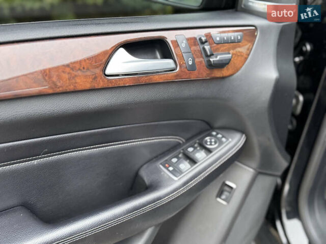 Чорний Мерседес М-Клас, об'ємом двигуна 2.99 л та пробігом 230 тис. км за 28700 $, фото 53 на Automoto.ua