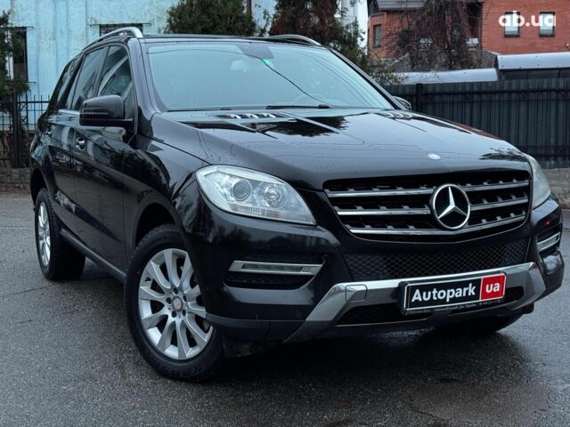 Черный Мерседес М-Класс, объемом двигателя 2.2 л и пробегом 205 тыс. км за 19490 $, фото 2 на Automoto.ua