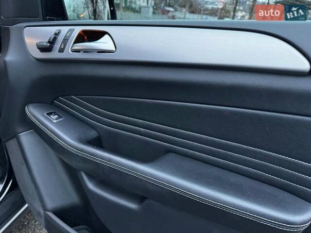 Черный Мерседес М-Класс, объемом двигателя 2.2 л и пробегом 205 тыс. км за 19490 $, фото 38 на Automoto.ua