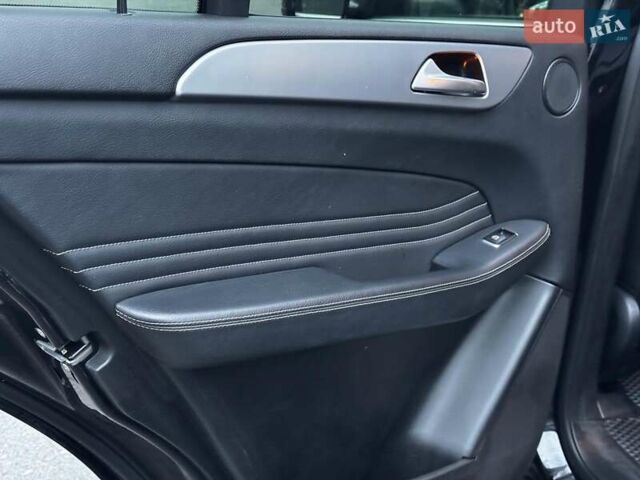 Черный Мерседес М-Класс, объемом двигателя 2.2 л и пробегом 205 тыс. км за 19490 $, фото 20 на Automoto.ua
