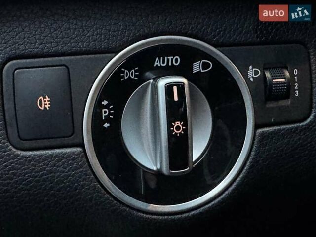 Черный Мерседес М-Класс, объемом двигателя 2.2 л и пробегом 205 тыс. км за 19490 $, фото 32 на Automoto.ua